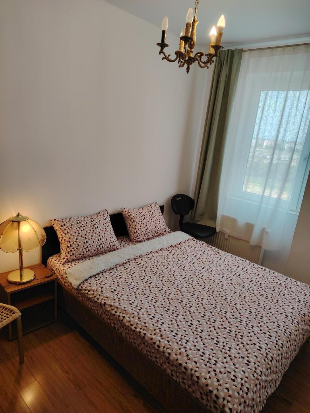 Arad Chic Apartament Uta Exterior photo